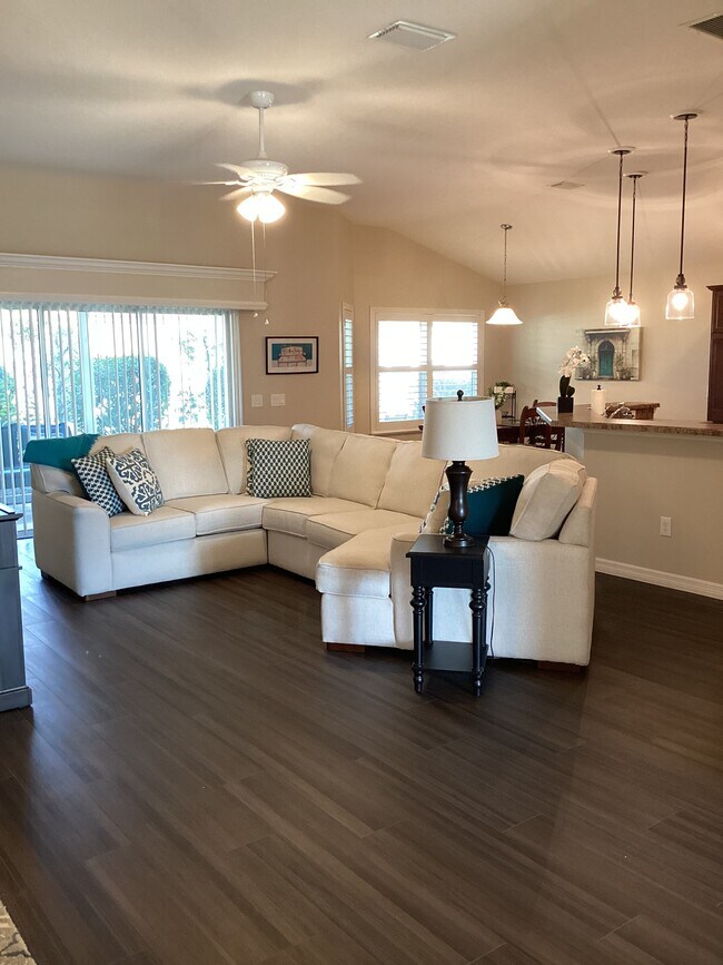 Building Photo - 3369 Kananwood Ter