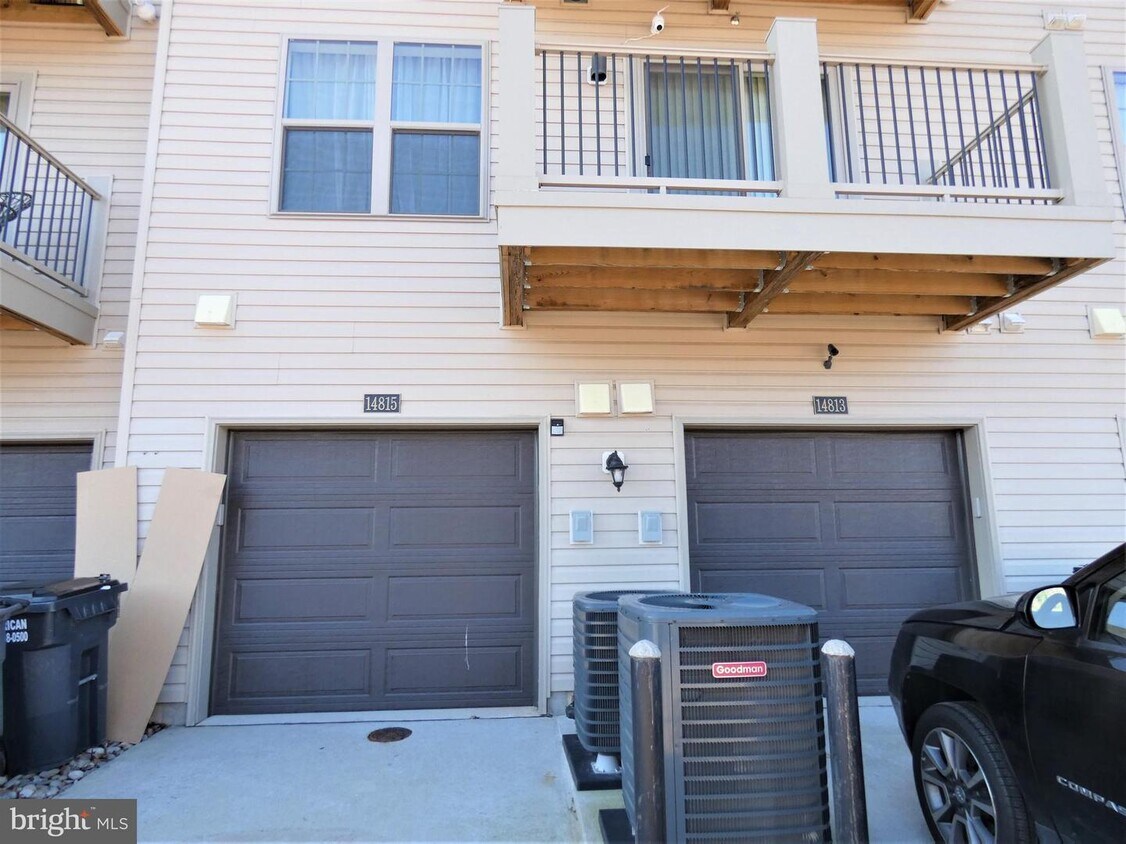 Primary Photo - 14815 Chrysler Ct