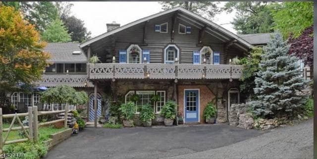 Building Photo - 4 Woodbine Ln