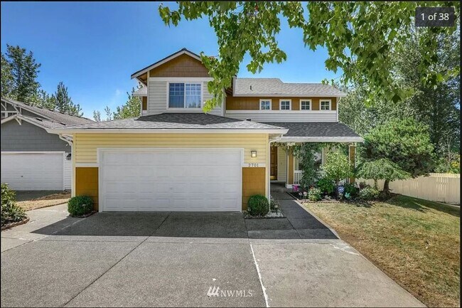 Building Photo - 2701 Riverwalk Dr SE