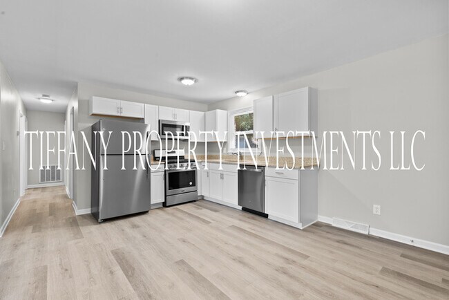 Building Photo - 505 Fleetwood Cir