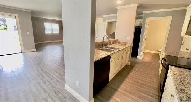 Foto del edificio - 1239 N Rupple Rd