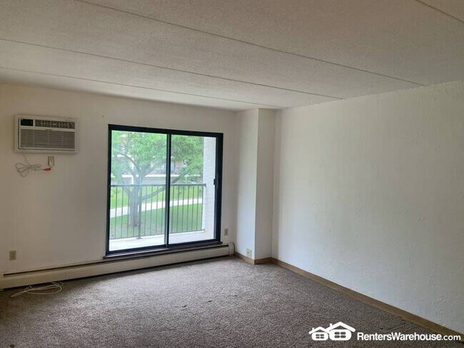 Foto del edificio - Beautiful 2 Bed in Hopkins!!