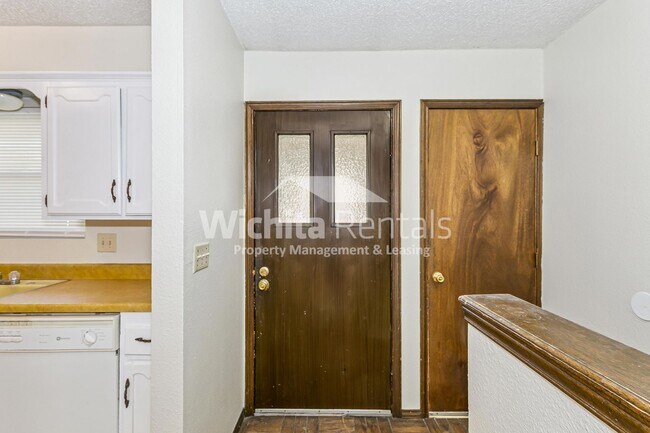 Foto del edificio - 2337 N Rutland Ct