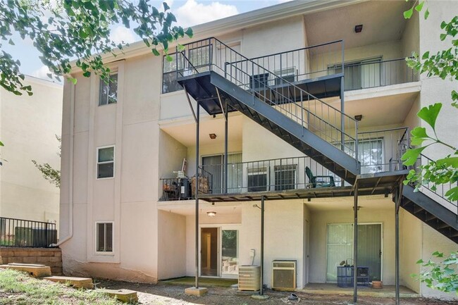 Foto del edificio - 2545 Lawrenceville Hwy