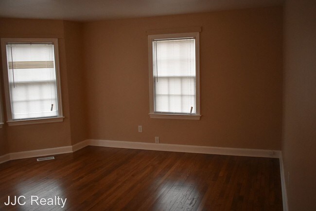 Building Photo - 15637 Warwick Blvd