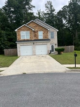 Building Photo - 215 Horseman Run