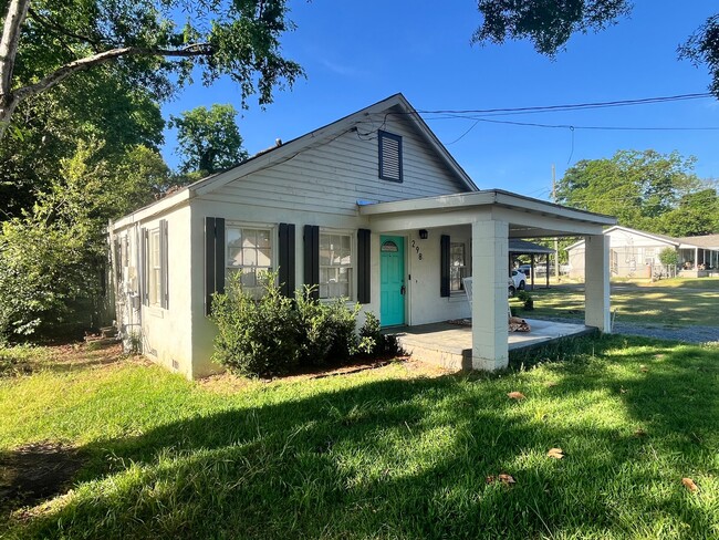 Building Photo - 298 Broadway St