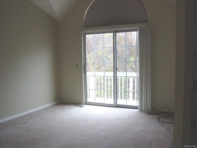 Building Photo - 225 Brookwood Dr