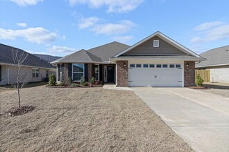 Building Photo - 9102 Eagle Trce Dr SE