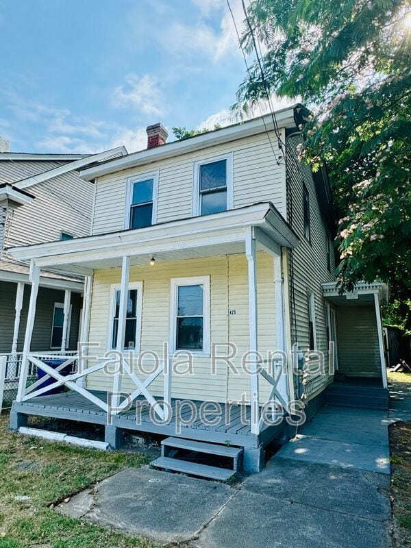 Building Photo - 425 N 2nd St