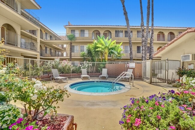 Building Photo - Capistrano Gardens