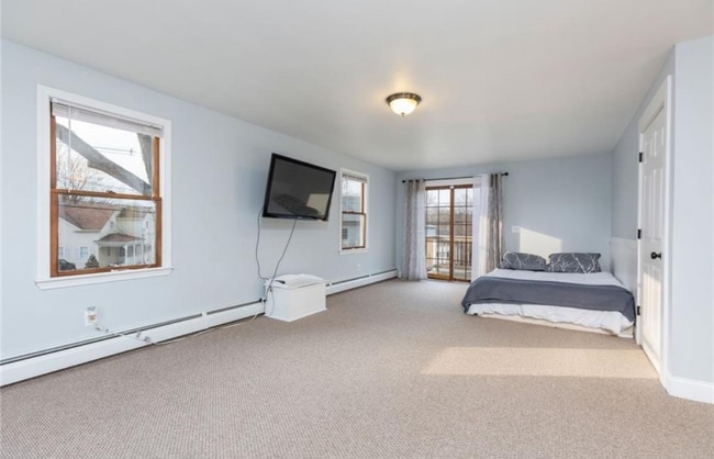 Building Photo - 32 Pilgrim Ave