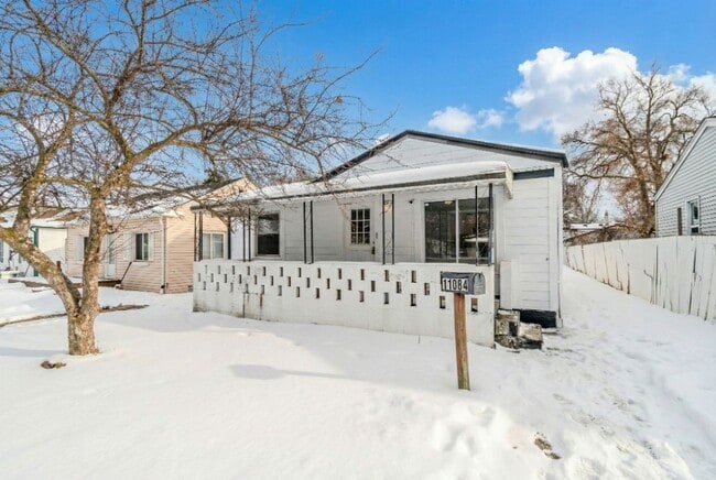 Foto del edificio - Newly Renovated Warren Gem: New Appliances, Hardwood & Cozy New Carpet!