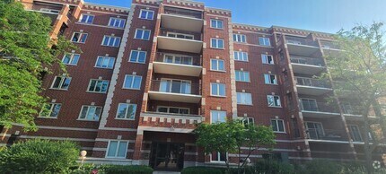 Building Photo - 5005 Warren St