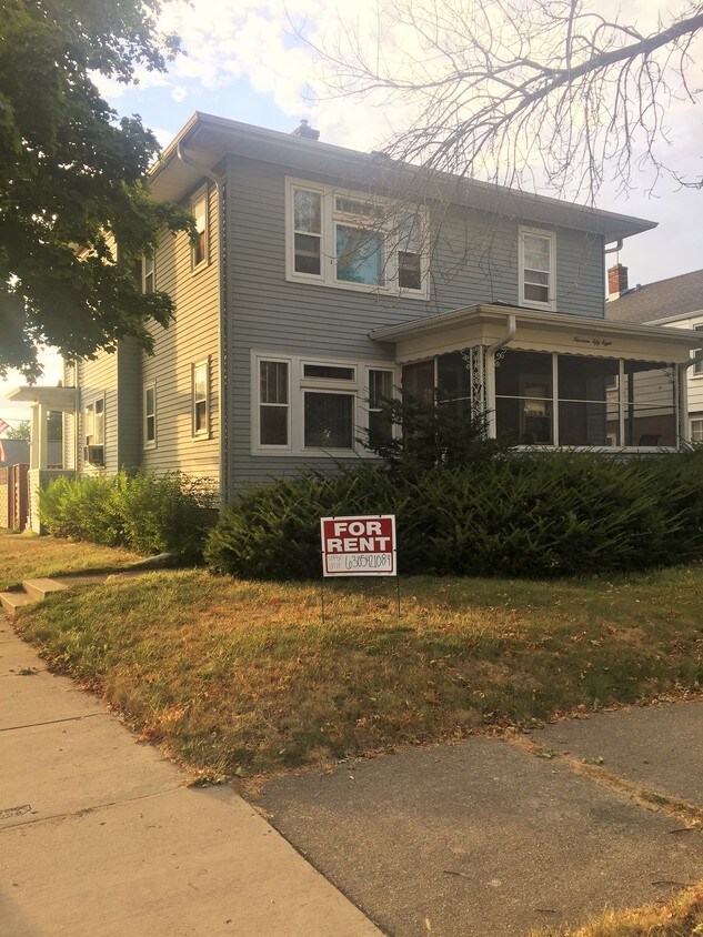 1958 Quincy Ave, Racine, WI 53403 Condo for Rent in Racine, WI