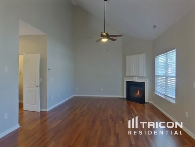 Building Photo - 523 Clairidge Dr