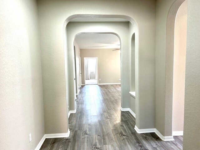 Foto del edificio - 431 Drake Ln