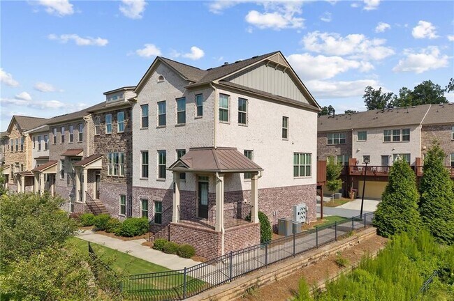 Building Photo - 331 Northaven Ave