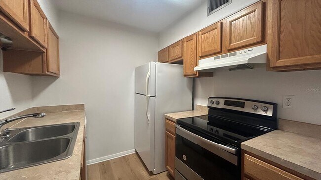 Foto del edificio - 6519 W Newberry Rd