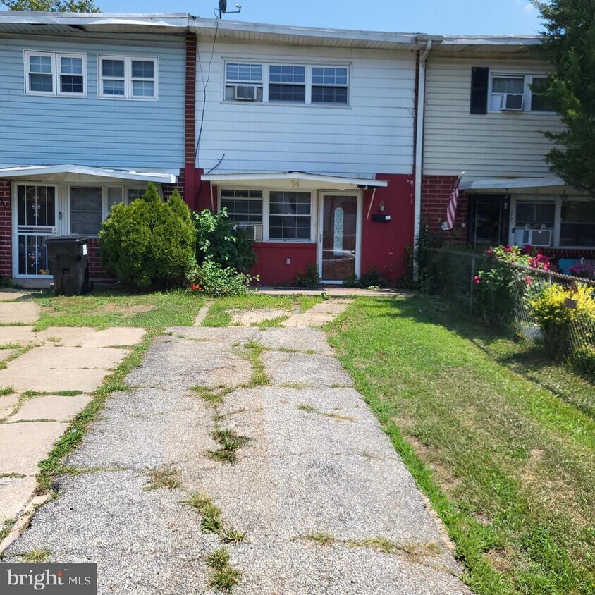 74 Thorn Ln  