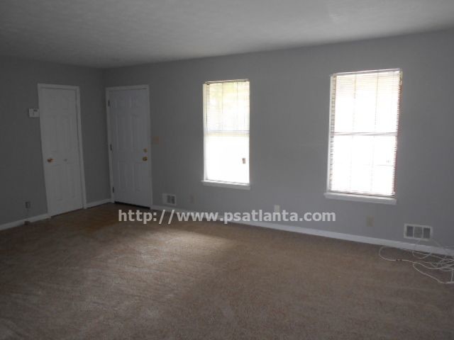 Foto del edificio - 3BR/2.5BA SPLIT LEVEL - WITH BONUS ROOMS