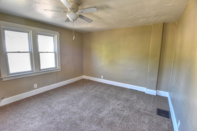 Building Photo - 2 Bed 1.5 Bath Single Family Home for Rent
