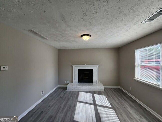 Foto del edificio - 1653 Pinedale Cir NW