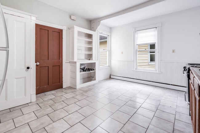 Building Photo - 71 Taylor Ave