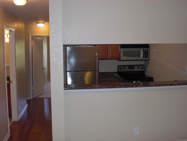 Building Photo - 5440 South MacDill Avenue