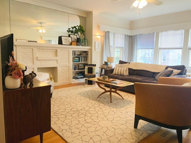 Foto del edificio - 6712 N Maplewood Ave