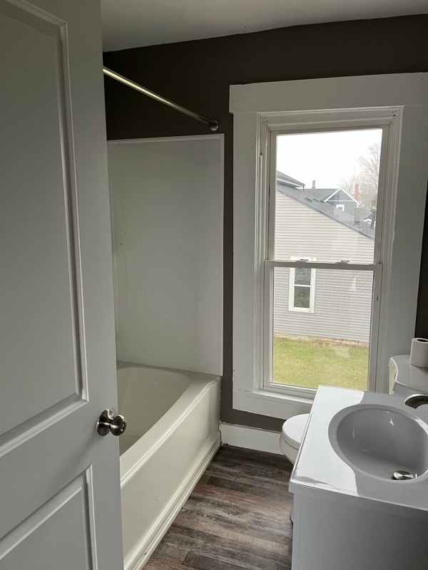 Building Photo - 919 Clifton Ave