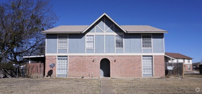Building Photo - 4501 Westcliff Rd