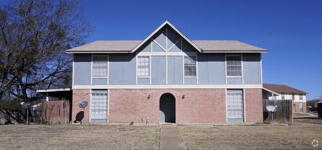 Building Photo - 4501 Westcliff Rd