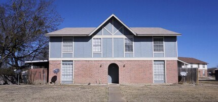 Building Photo - 4501 Westcliff Rd