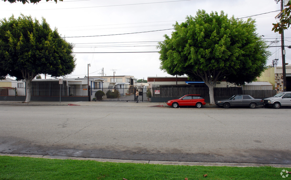 Primary Photo - Los Flamingo's Lodge (prior)