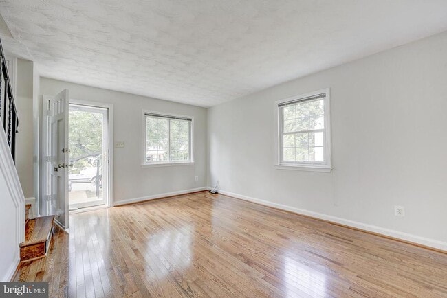 Building Photo - 5813 Fifer Dr