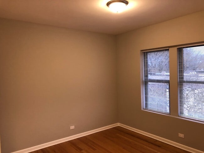 Building Photo - 3217 W Cullom Ave