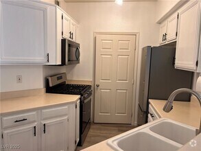Building Photo - 7115 S Durango Dr
