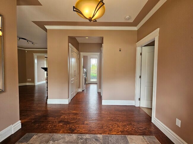 Photo du bâtiment - 6230 Bradner Ln