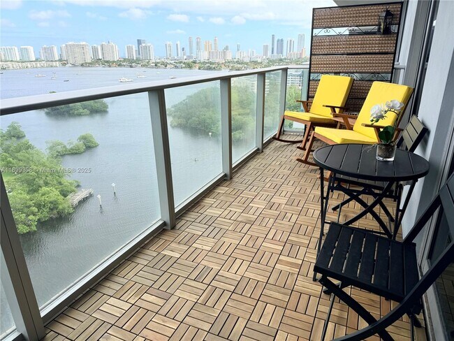 Building Photo - 16385 Biscayne Blvd