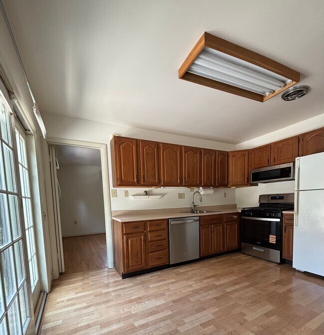 Foto del edificio - Beautiful Colonial In the Fernwood subdivision in Bethesda