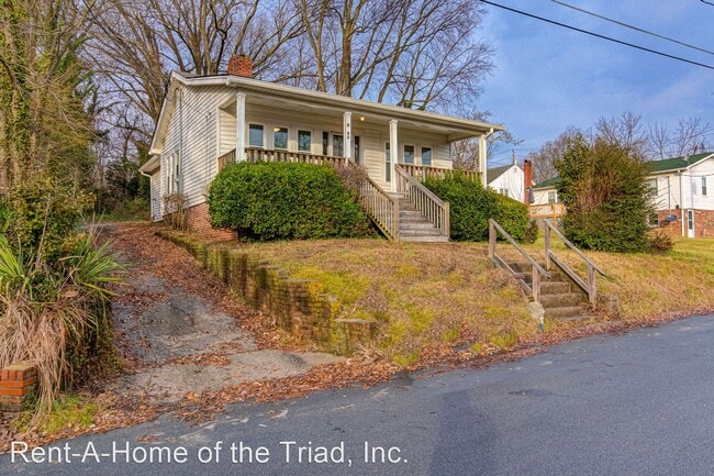 Building Photo - 3 br, 1 bath House - 1106 Highland Ave