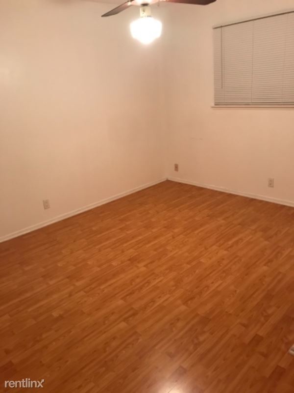 Building Photo - 3 br, 2 bath House - 9200 Gardenia Avenue