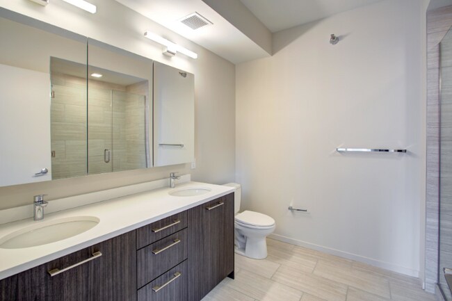 Building Photo - 9 E Huron St