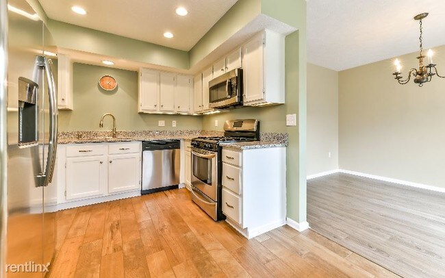 Foto del edificio - 3 br, 1.5 bath Townhome - 240 Clearbrook Ct,