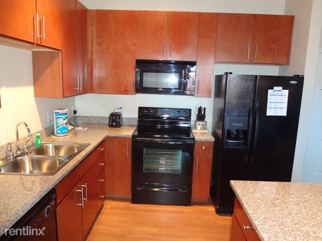 Building Photo - 13581 Via Varra