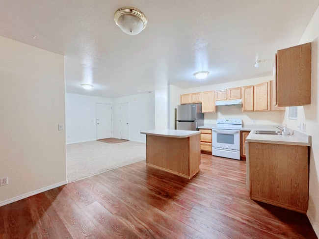 Building Photo - 9033 Dewberry St