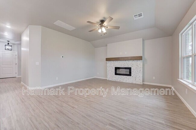 Foto del edificio - 560 Hackberry Ln