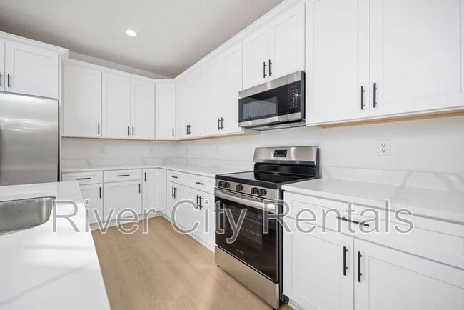 Foto del edificio - 7596 Silver Sands Rd